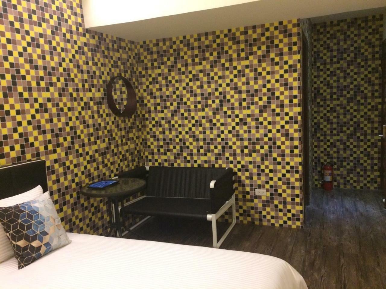 Traveler Station R15 Apartment Kaohsiung Luaran gambar