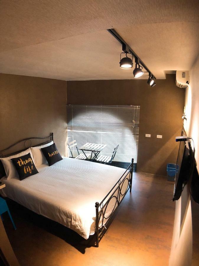 Traveler Station R15 Apartment Kaohsiung Luaran gambar