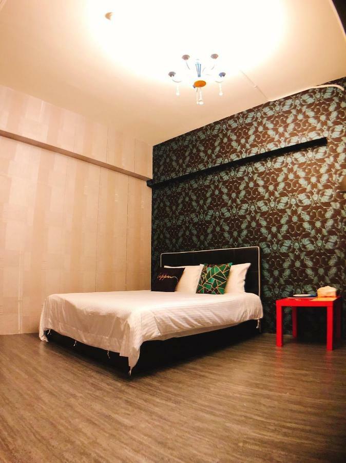 Traveler Station R15 Apartment Kaohsiung Luaran gambar