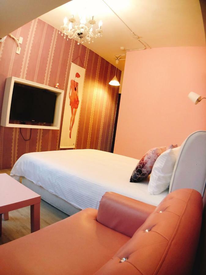 Traveler Station R15 Apartment Kaohsiung Luaran gambar