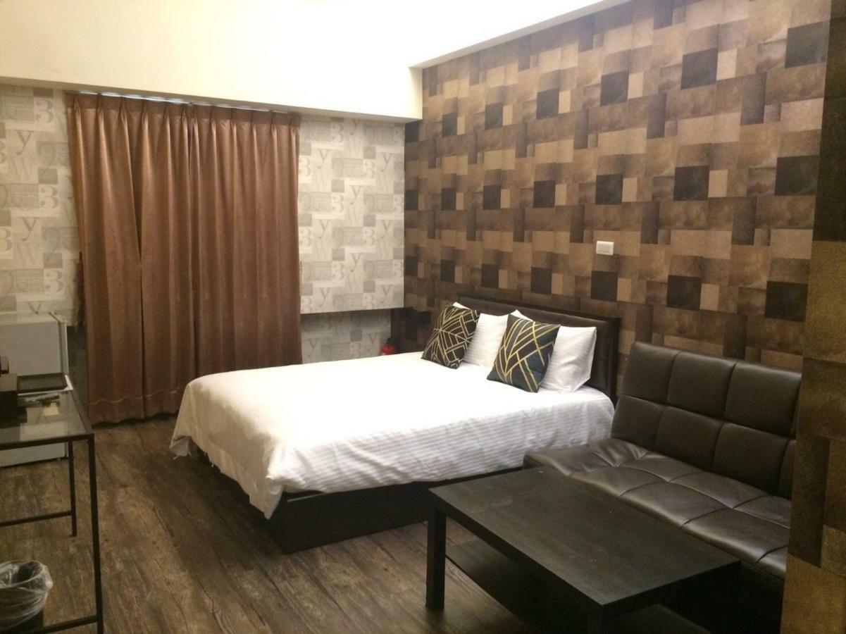 Traveler Station R15 Apartment Kaohsiung Luaran gambar