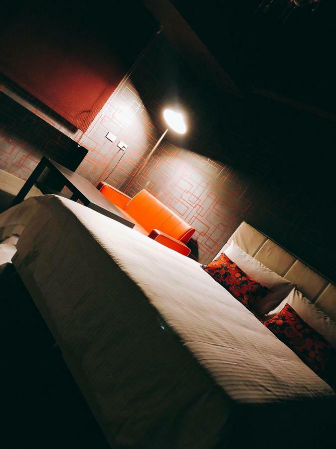 Traveler Station R15 Apartment Kaohsiung Luaran gambar
